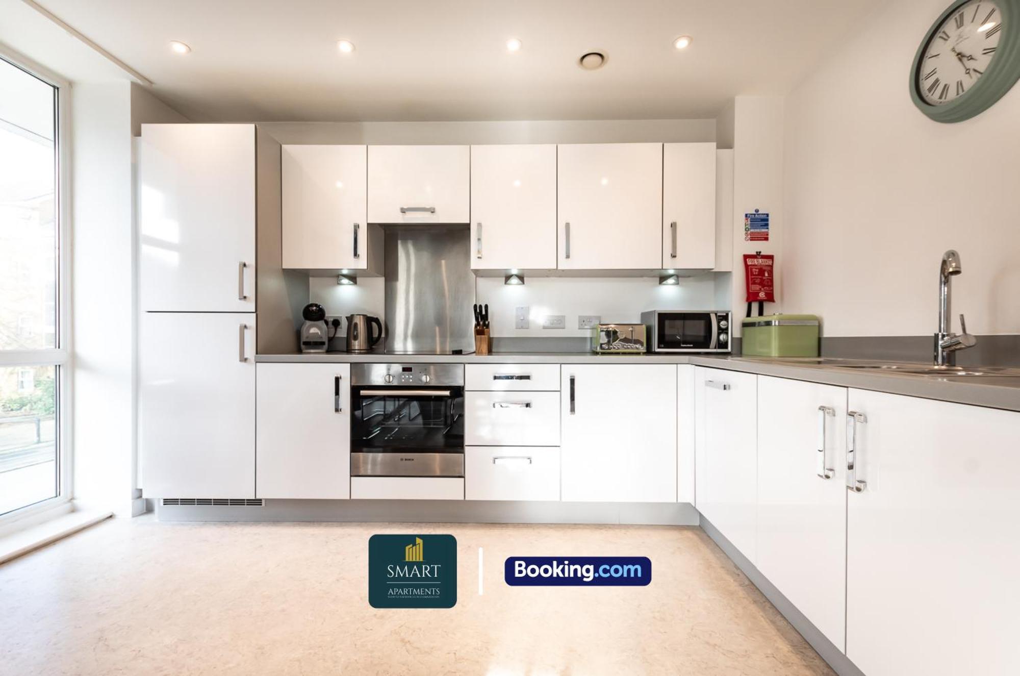 Spacious City Center Apartment By Smart Apartments Short Lets & Serviced Accommodation Apartment Southampton With Free Wifi ภายนอก รูปภาพ