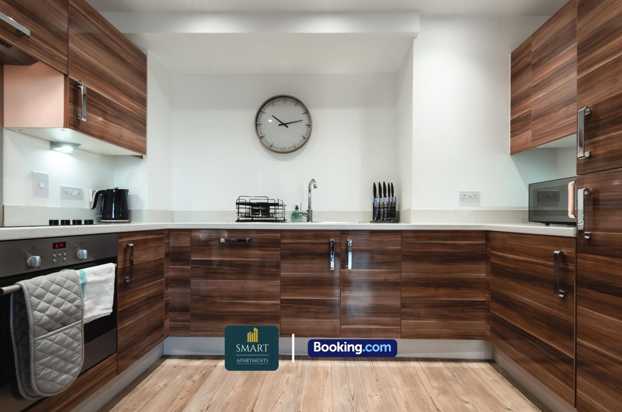 Spacious City Center Apartment By Smart Apartments Short Lets & Serviced Accommodation Apartment Southampton With Free Wifi ภายนอก รูปภาพ